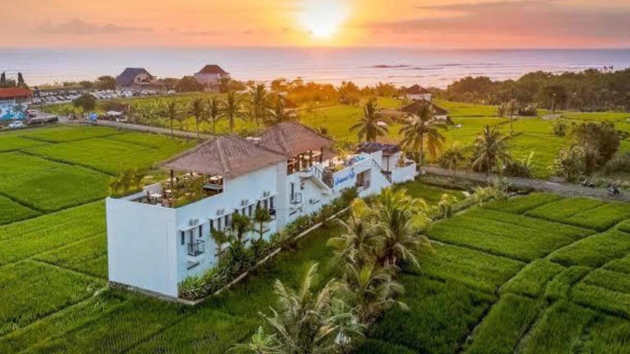 Swell Hotel, Pool Bar & Restaurant 타나롯 외부 사진