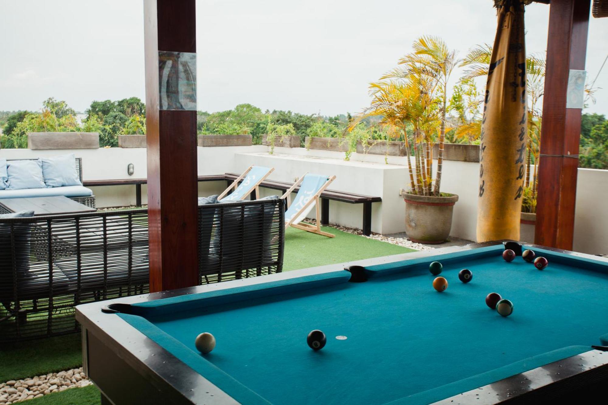 Swell Hotel, Pool Bar & Restaurant 타나롯 외부 사진