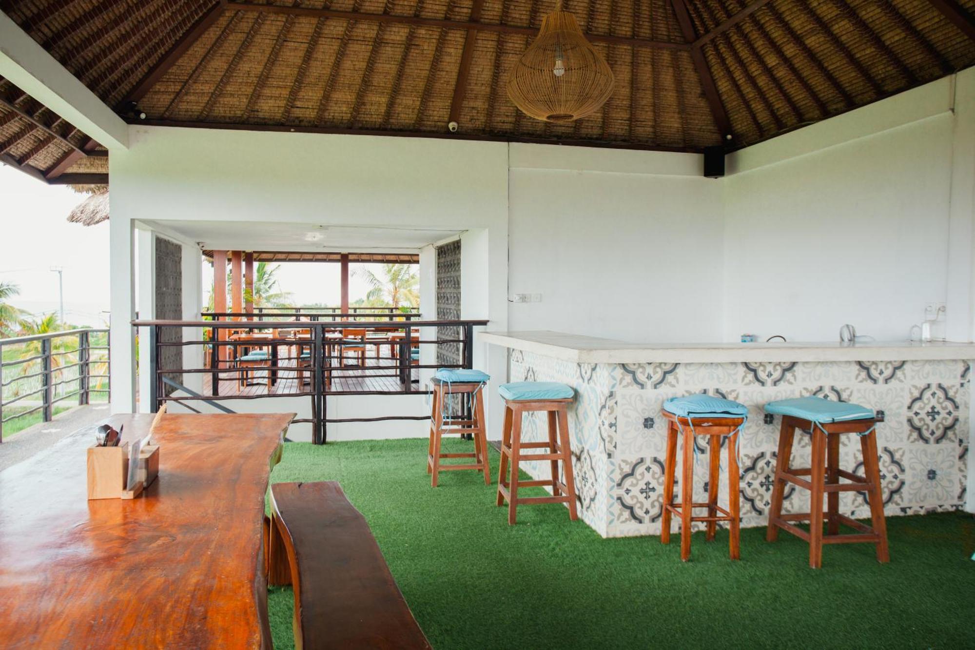 Swell Hotel, Pool Bar & Restaurant 타나롯 외부 사진