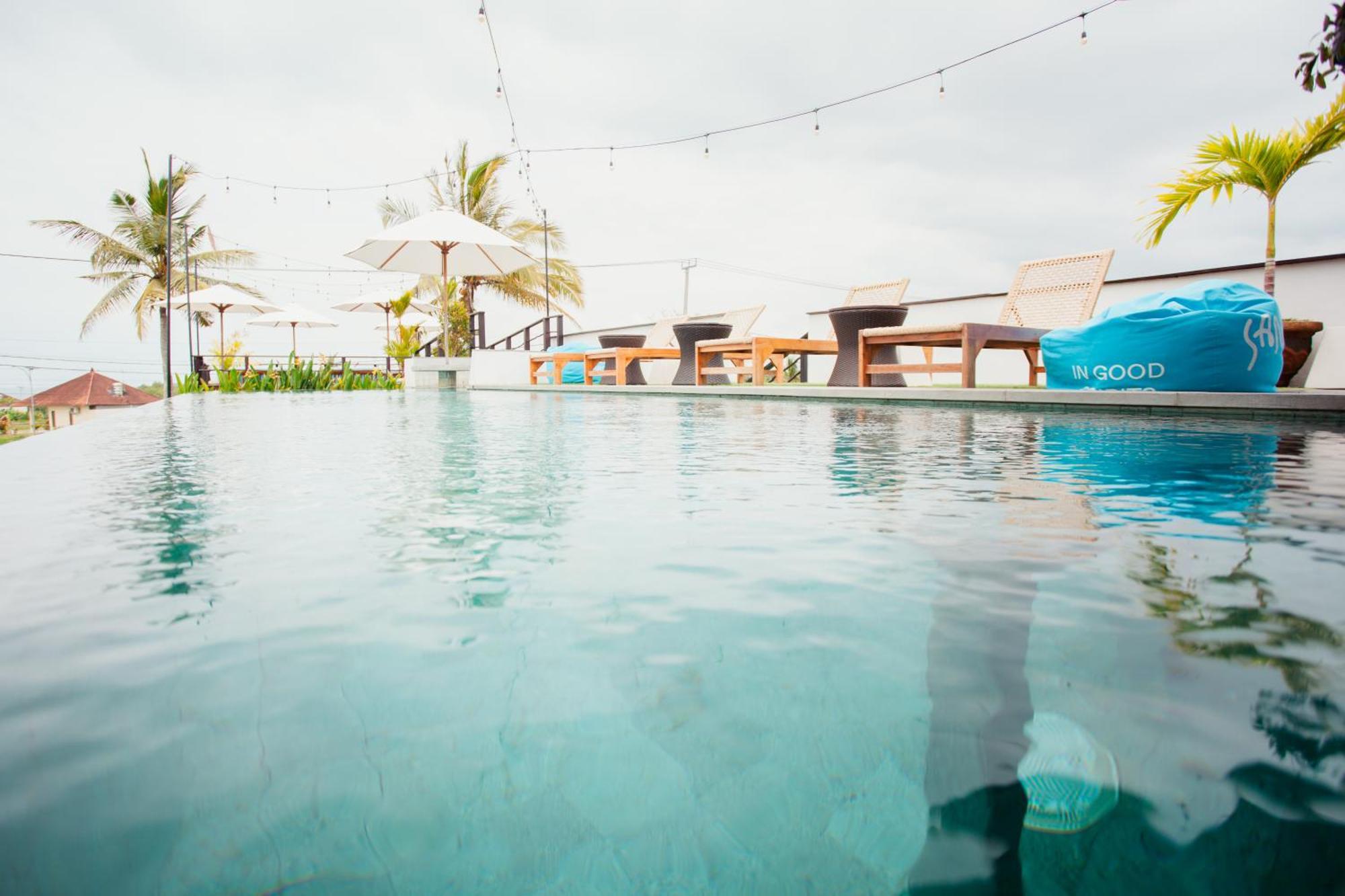 Swell Hotel, Pool Bar & Restaurant 타나롯 외부 사진