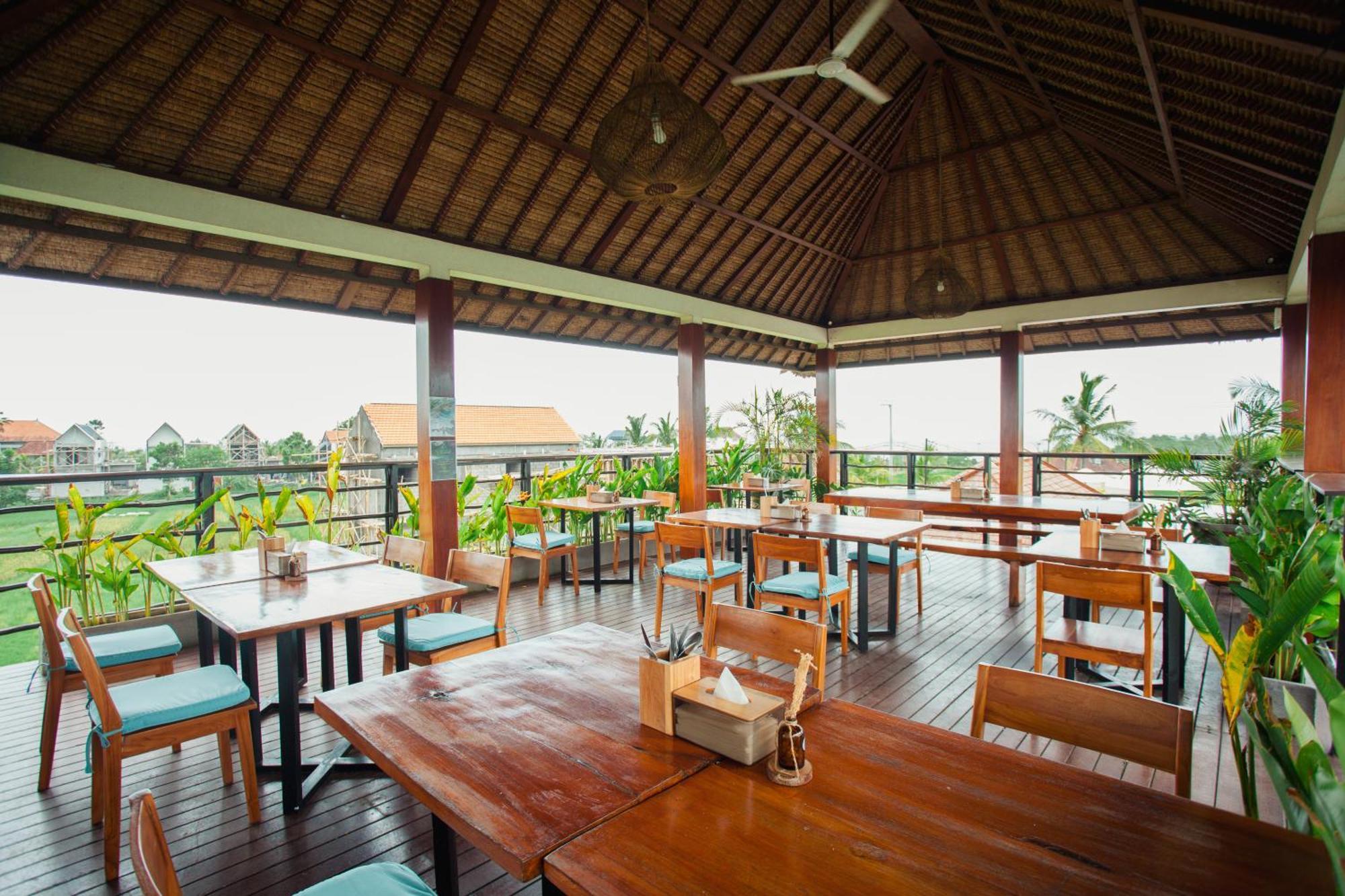 Swell Hotel, Pool Bar & Restaurant 타나롯 외부 사진